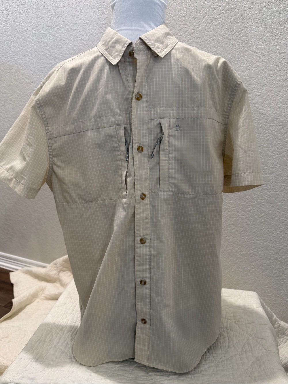 Duck Camp Men’s Large Beige Short Sleeve Fishing Hiking Outdoor Button Up Shirt